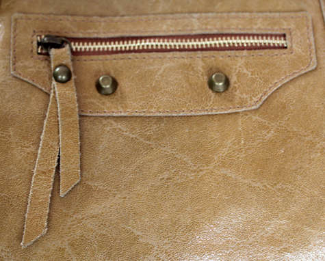 MUSTARD FIRENZE GENUINE LEATHER SAFARI HANDBAG. DESIGN MODELLED ON BALENCIAGA. MADE IN ITALY.