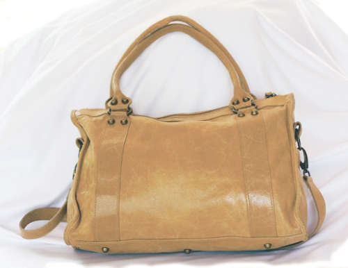 MUSTARD FIRENZE GENUINE LEATHER SAFARI HANDBAG. DESIGN MODELLED ON BALENCIAGA. MADE IN ITALY.