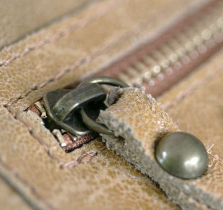 MUSTARD FIRENZE GENUINE LEATHER SAFARI HANDBAG. DESIGN MODELLED ON BALENCIAGA. MADE IN ITALY.