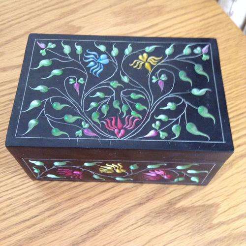 DELIGHTFUL  COLOURFUL ENGRAVED TRINKET BOX