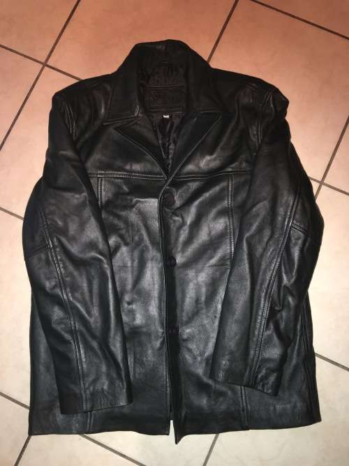 Mens 100% Leather Jacket (quality photo in discription)