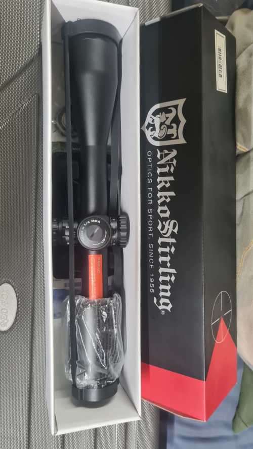 DescriptionNikko Stirling Diamond illuminated 6-24x50 Hold fast scope.