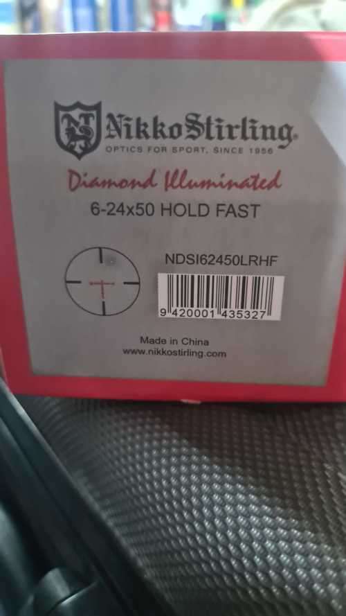 DescriptionNikko Stirling Diamond illuminated 6-24x50 Hold fast scope.