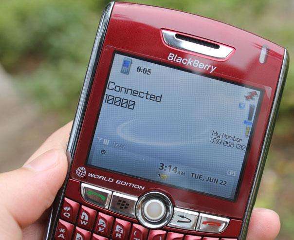 GENUINE Blackberry 8830, BOXED with all accessories, UNLOCKED, Smart phone Red