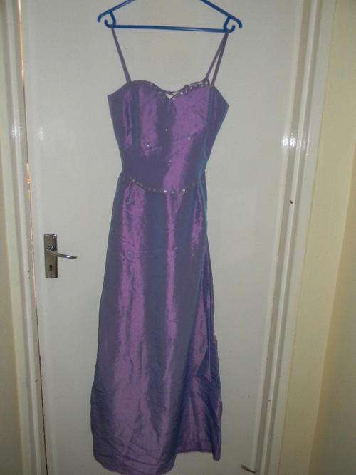 Stunning purple evening dress size 34 in good condition