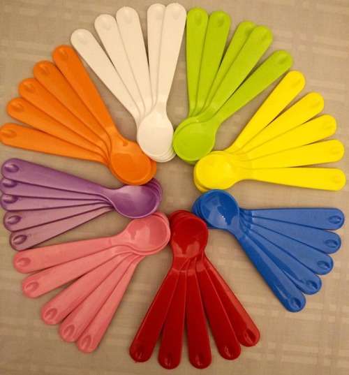Plastic kiddie spoons x 50