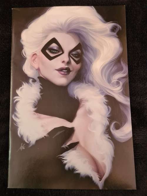 Marvel Comics Black Cat #1 Artgerm 1:200 Incentive Variant with standard cover + one free comic