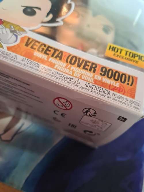 Funko Pop! -  Dragon Ball Z - Vegeta - Over 9000 + Free Protector [Box damage special]