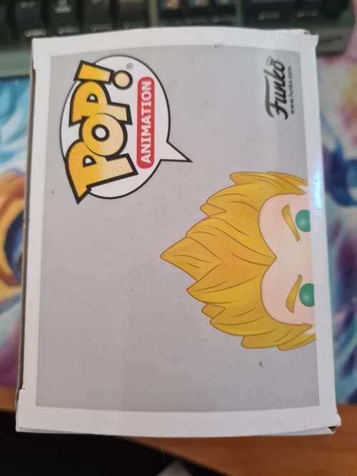 Funko Pop! - Super Saiyan Vegeta - Red Chrome - SDCC + protector (Box Damage)