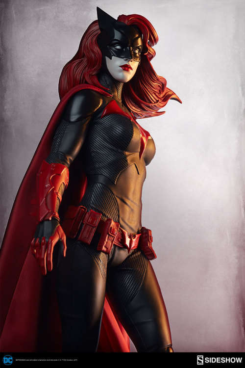 DC Comics - Sideshow - Batwoman Premium Format Statue - Exclusive edition