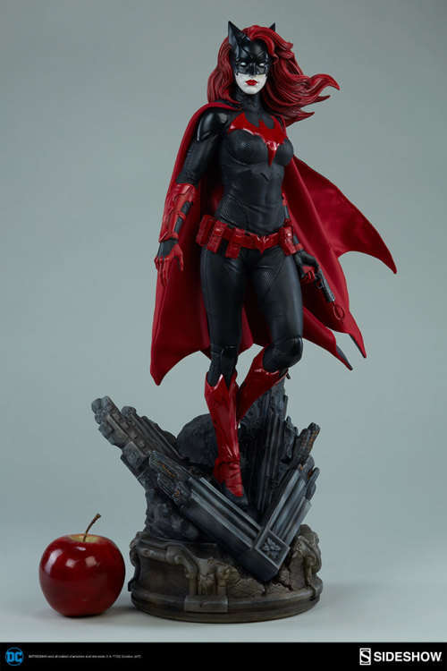 DC Comics - Sideshow - Batwoman Premium Format Statue - Exclusive edition