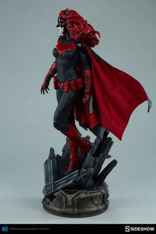 DC Comics - Sideshow - Batwoman Premium Format Statue - Exclusive edition