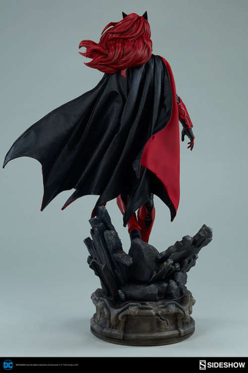 DC Comics - Sideshow - Batwoman Premium Format Statue - Exclusive edition