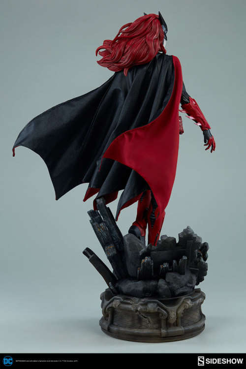 DC Comics - Sideshow - Batwoman Premium Format Statue - Exclusive edition