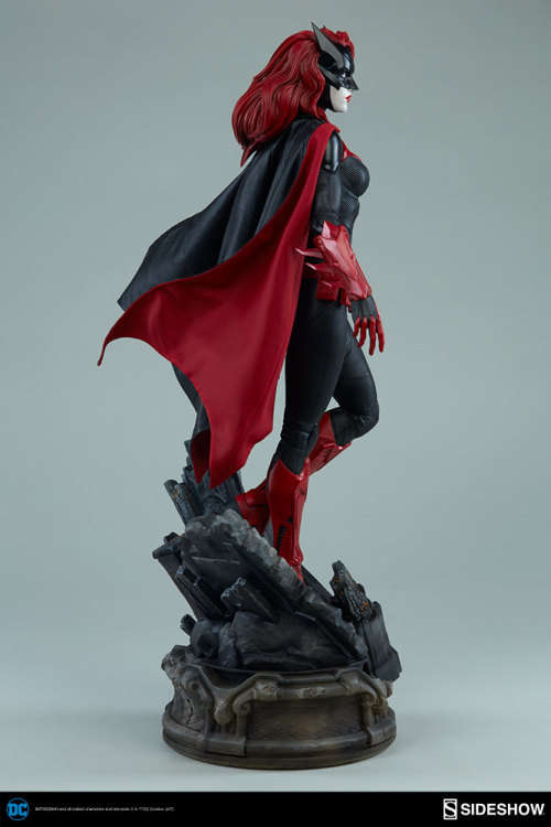 DC Comics - Sideshow - Batwoman Premium Format Statue - Exclusive edition