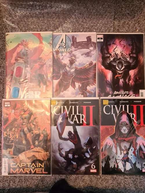 Comic book collection! - Marvel, DC, Spiderman, Wonder Woman, Captain Marvel, Artgerm - 72 books