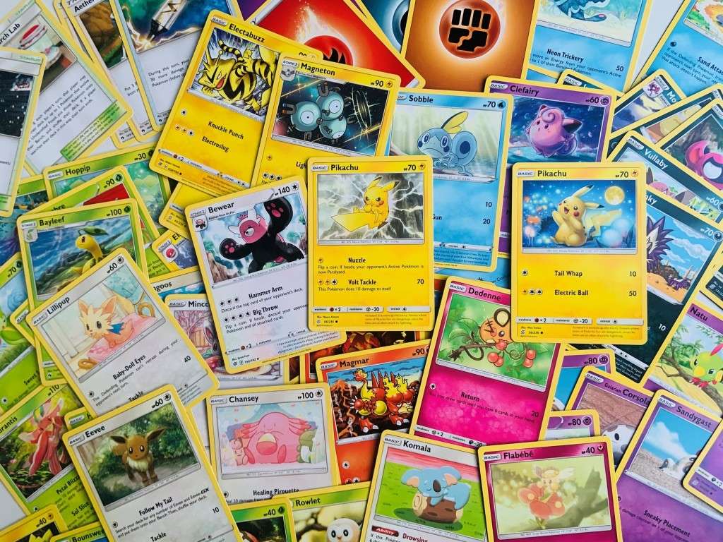 Pokemon Card Lot 100 OFFICIAL TCG Cards with Rare Com Unc + GX EX HYPER MEGA V