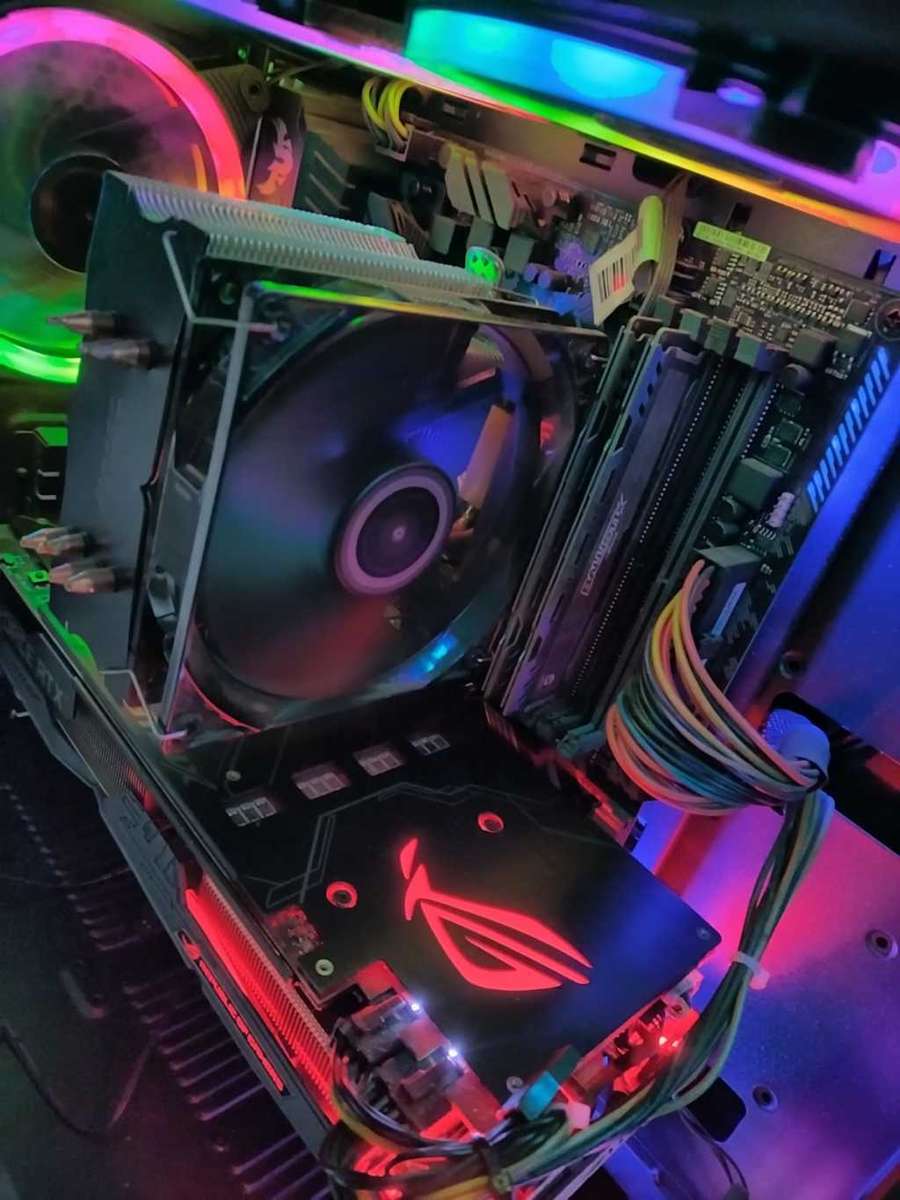 AMD Ryzen 5 2600X six core - NVIDIA GeForce RTX 2060 - Gaming PC - Tower and Monitor