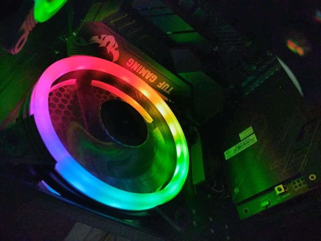 AMD Ryzen 5 2600X six core - NVIDIA GeForce RTX 2060 - Gaming PC - Tower and Monitor