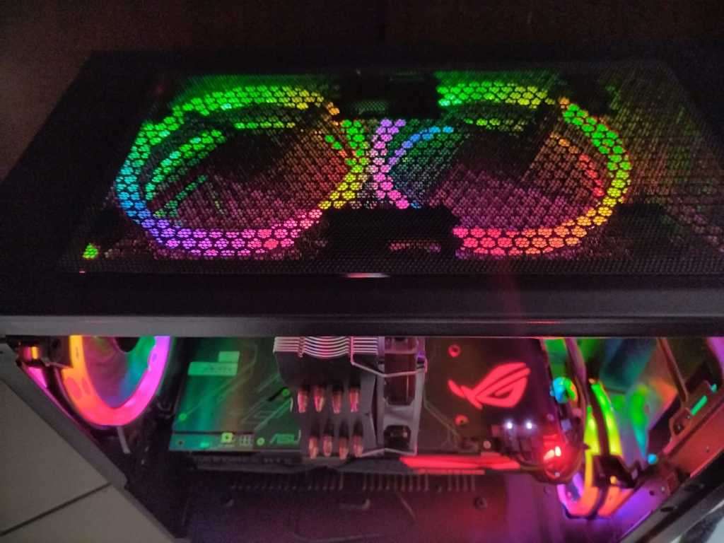 AMD Ryzen 5 2600X six core - NVIDIA GeForce RTX 2060 - Gaming PC - Tower and Monitor