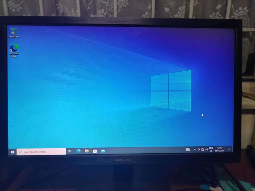 AMD Ryzen 5 2600X six core - NVIDIA GeForce RTX 2060 - Gaming PC - Tower and Monitor