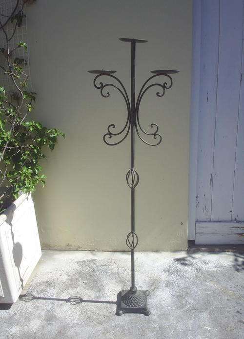 TRIPLE METAL CANDLE STAND