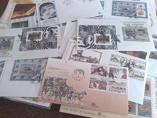 BULKLOT OF COVERS TO CLEAR-BOX FULL,OVER 620 COVERS,MAINLY RSA,SOME GB ETC-80% PLUS FINE