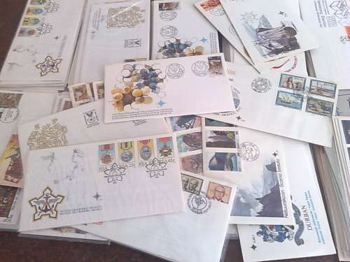 BULKLOT OF COVERS TO CLEAR-BOX FULL,OVER 620 COVERS,MAINLY RSA,SOME GB ETC-80% PLUS FINE