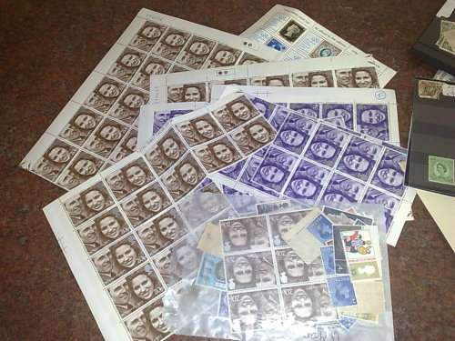 GREAT BRITAIN-SMALL MIXED LOT TO CLEAR,STOCKBOOK,LOOSE PAGES,CARDS ETC