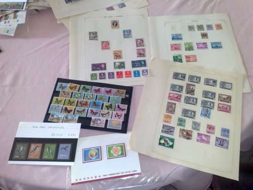 GLORY LOT TO CLEAR-CARDS,SLEEVES,PAGES,,ODDS-40  ITEMS IN TOTAL-PLUS STOCKBOOK FULL-BARGAIN LOT