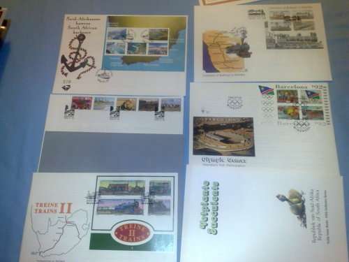 GLORY LOT-BARGAIN BUY-50 ASSORTED ITEMS,CARDS SLEEVES ,FOLDERS ETC-SOME BETTER ITEMS HERE!!!