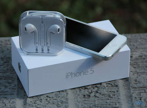 ***I-PHONE 5 EARPODS WITH VOLUME CONTROL***
