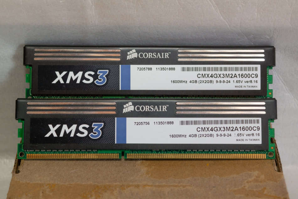Corsair XMS3 2 x 2GB DDR3 1600Mhz kits (4GB per kit total)