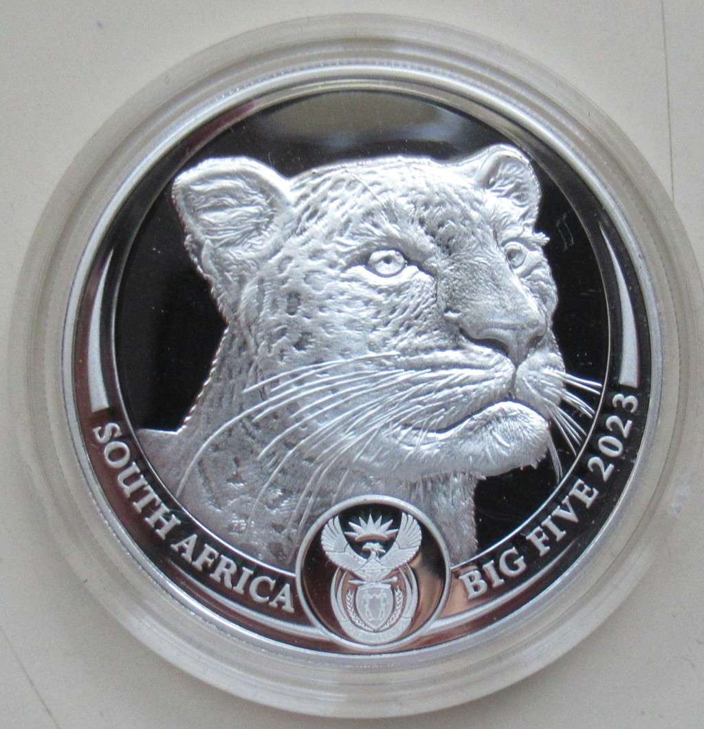 Proof Big Five Silver Leopard 2023 in Capsule
