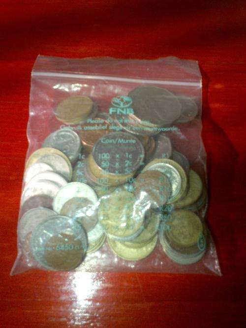 Giveaway - Bank bag of World Coins