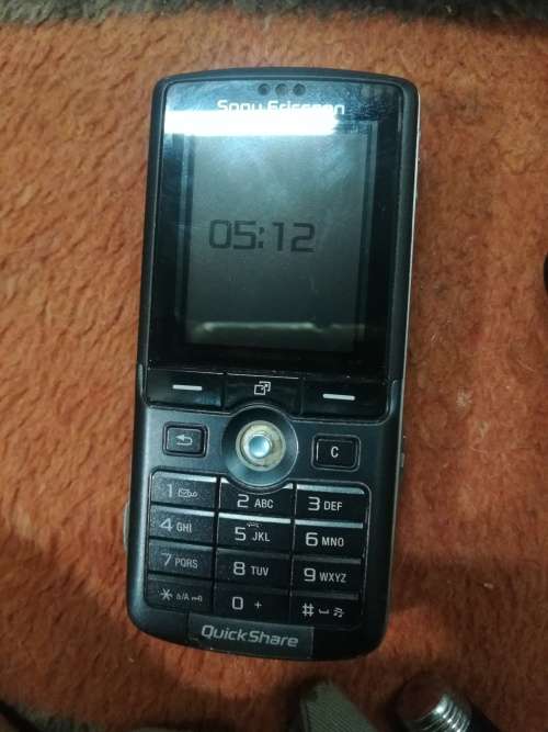 Sony ericsson k750i,,sóó cute,,, works well.!.