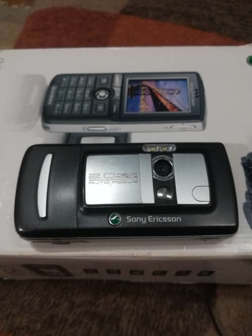 Sony ericsson k750i,,sóó cute,,, works well.!.