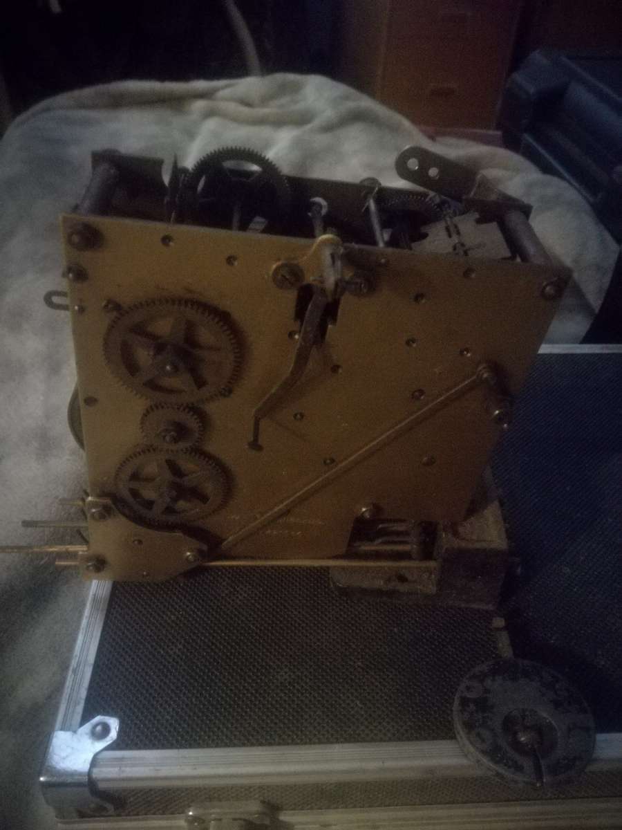 Antique mantle clock