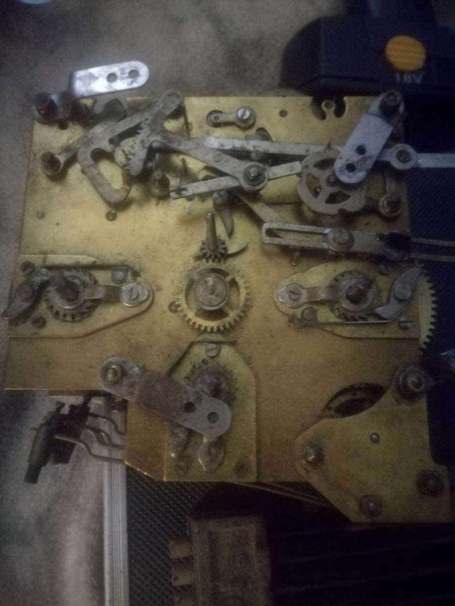 Antique mantle clock