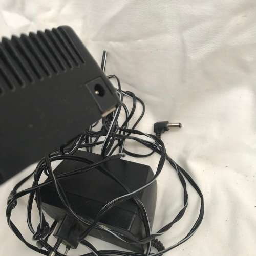 Vintage MOTOROLA Cellphone with charger extra battery