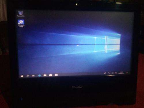 TOUCHSCREEN ALL-IN-ONE PC