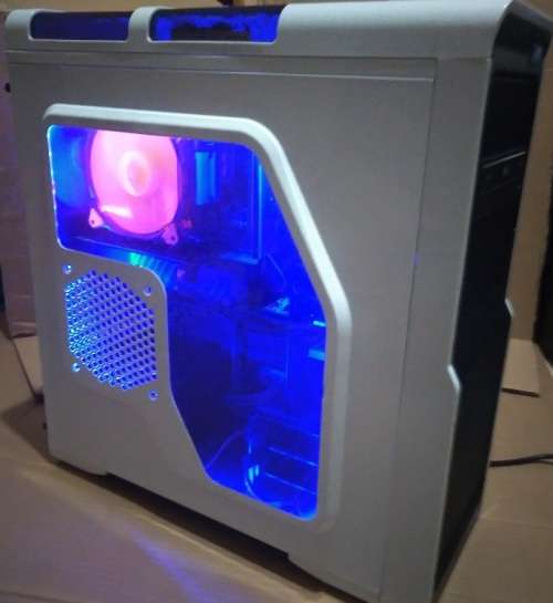 ! INTEL i7 - ABSOLUTE GAMING BEAST !