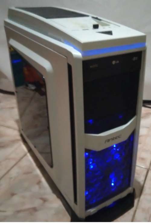 !! INTEL CORE i7-4790 BEAST + DDR5 GPU 1.5GB + 8GB RAM + 2TB!!