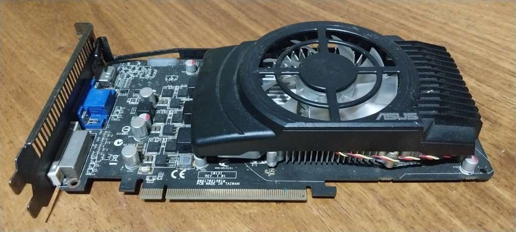 !! ASUS EAH 5770 2GB GPU GRAPHICS CARD - PARTS OR REPAIR !!