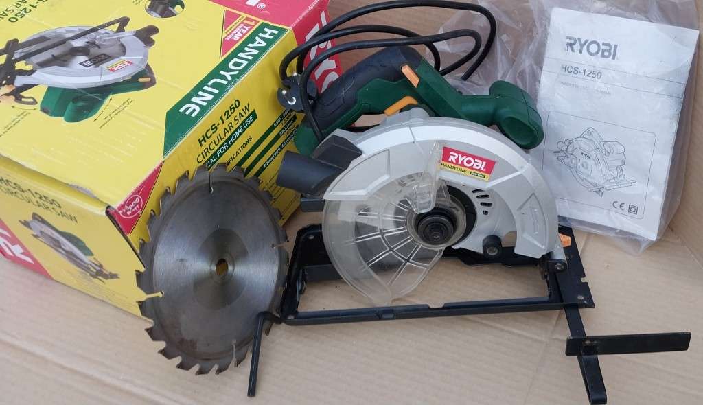 Powerful Ryobi Circular Saw HCS-1250