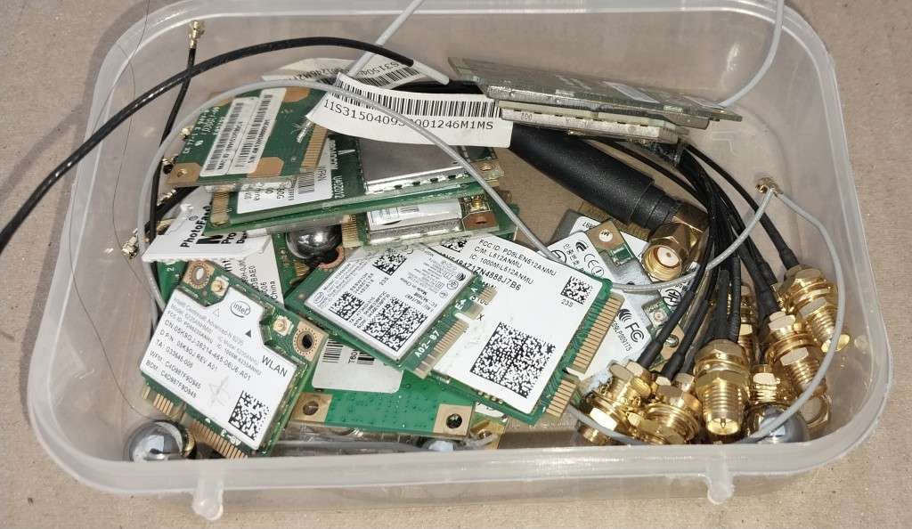 Lot of PCI WiFi Cards + Connector cables