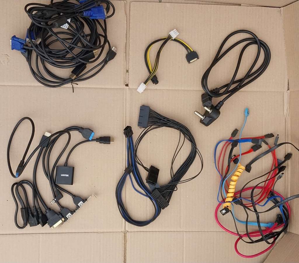Lot of PC Cables (Value >R800)