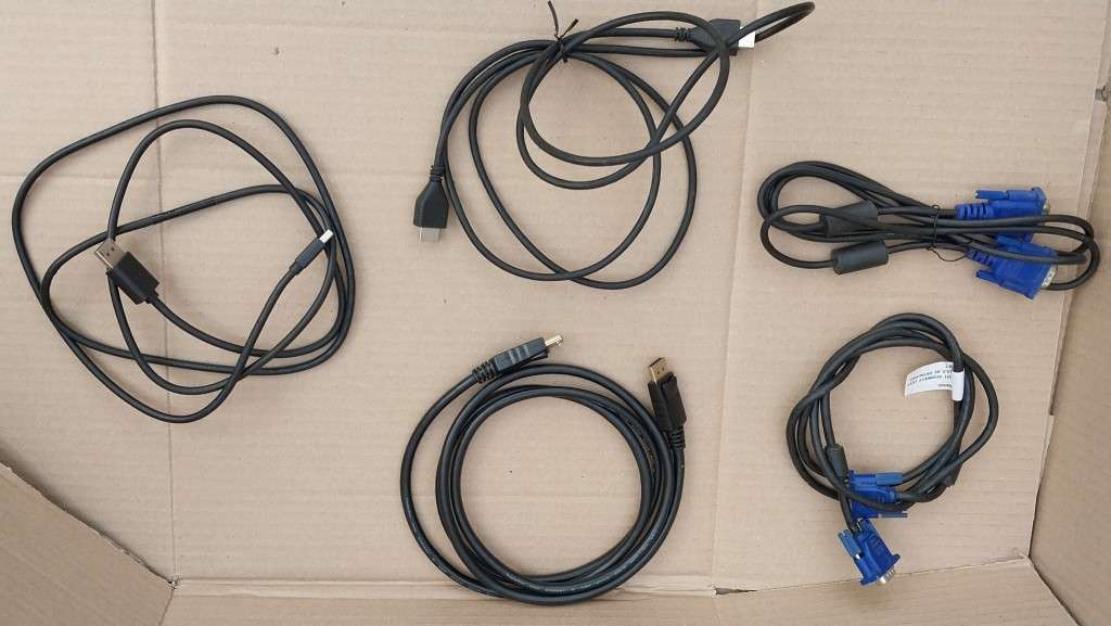 Lot of PC Cables (Value >R800)