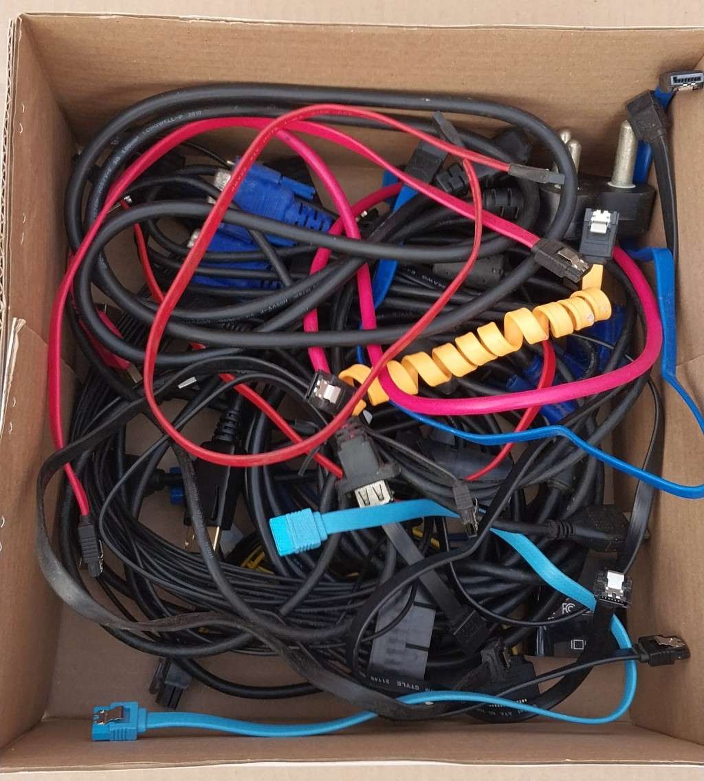 Lot of PC Cables (Value >R800)