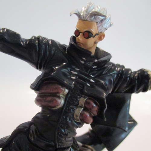 Buy2 LOTS-Get1Free-Figure LOT - Trigun Maximum-Black Vash + G-Taste Yuki. Rare 2005 retired figures